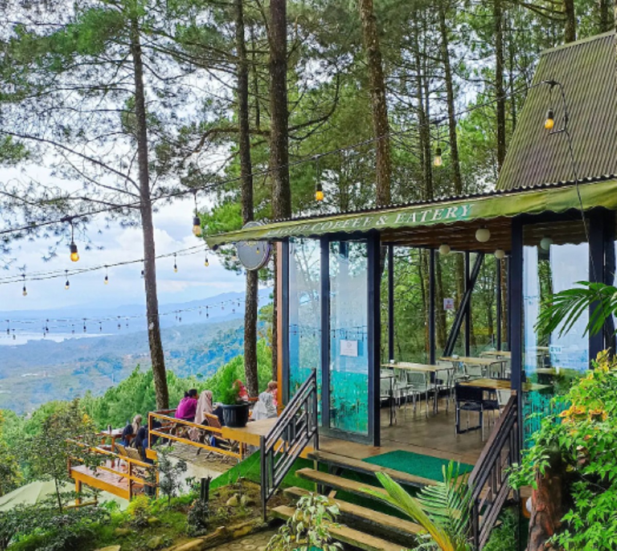 5 Tempat Ngopi View Bagus di Kuningan Jawa Barat, Nomor Lima Dilengkapi Kolam Renang