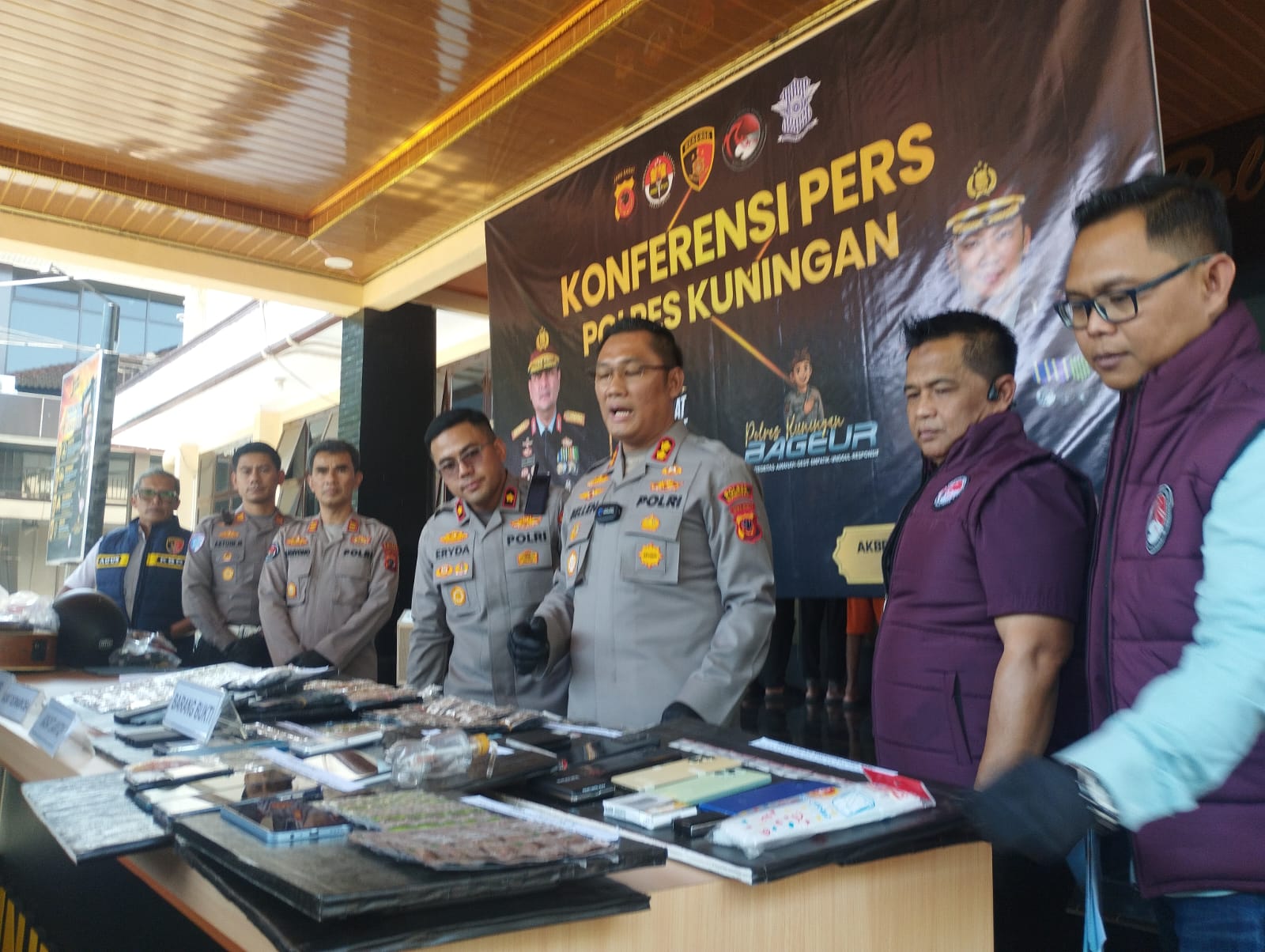 Polisi Ungkap 12 Perkara Narkotika di Kuningan, Amankan 22 Tersangka