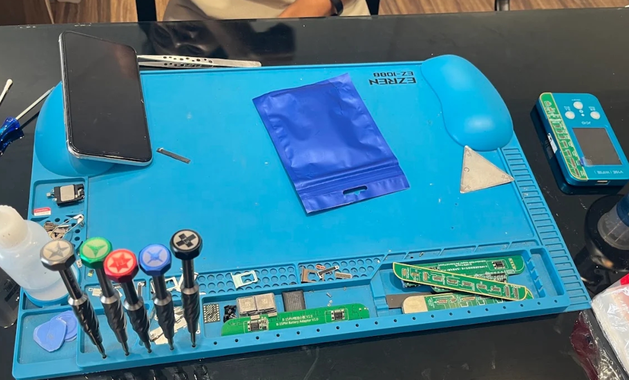 7 Rekomendasi Jasa Service Hp iPhone di Cirebon, Harga Lebih Terjangkau