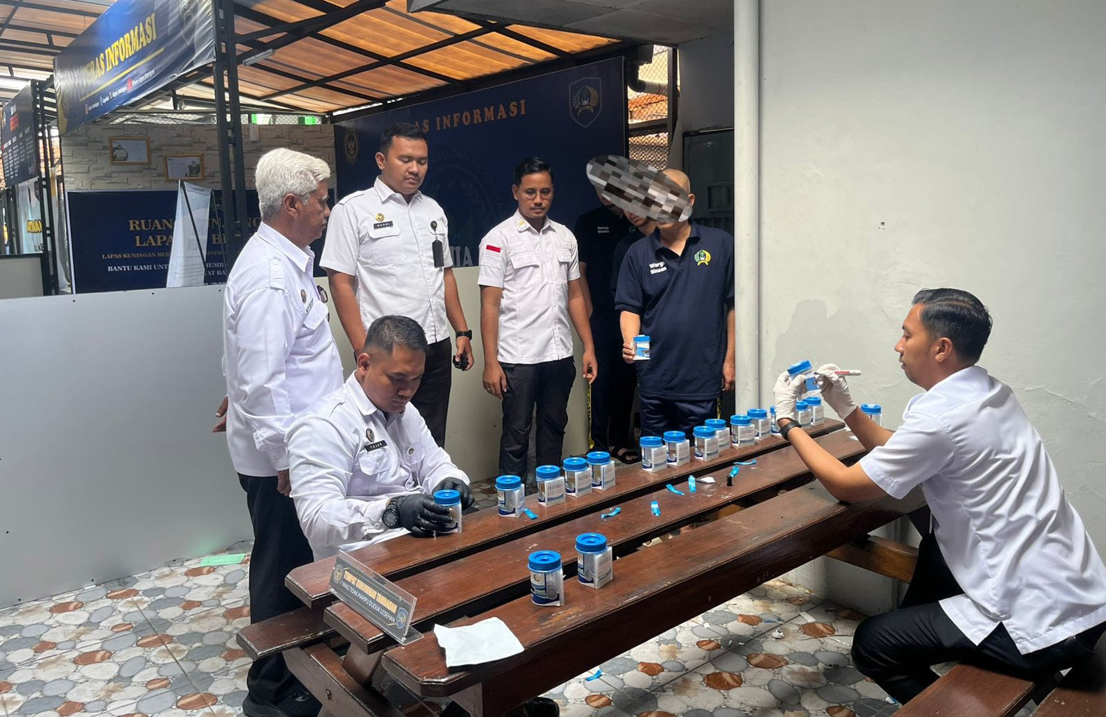 Penghuni Lapas Kelas IIA Kuningan Jalani Tes Urine, Hasilnya...