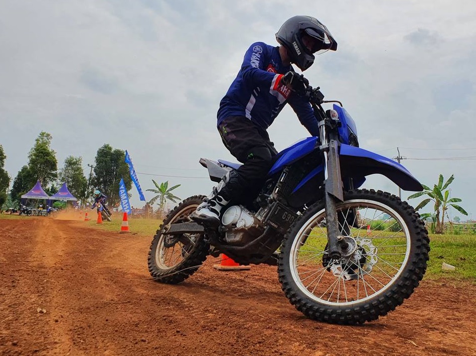 BLU cRU Riding Experience, Asah Skill Riding Offroad Komunitas Yamaha WR 155 di Purwakarta 