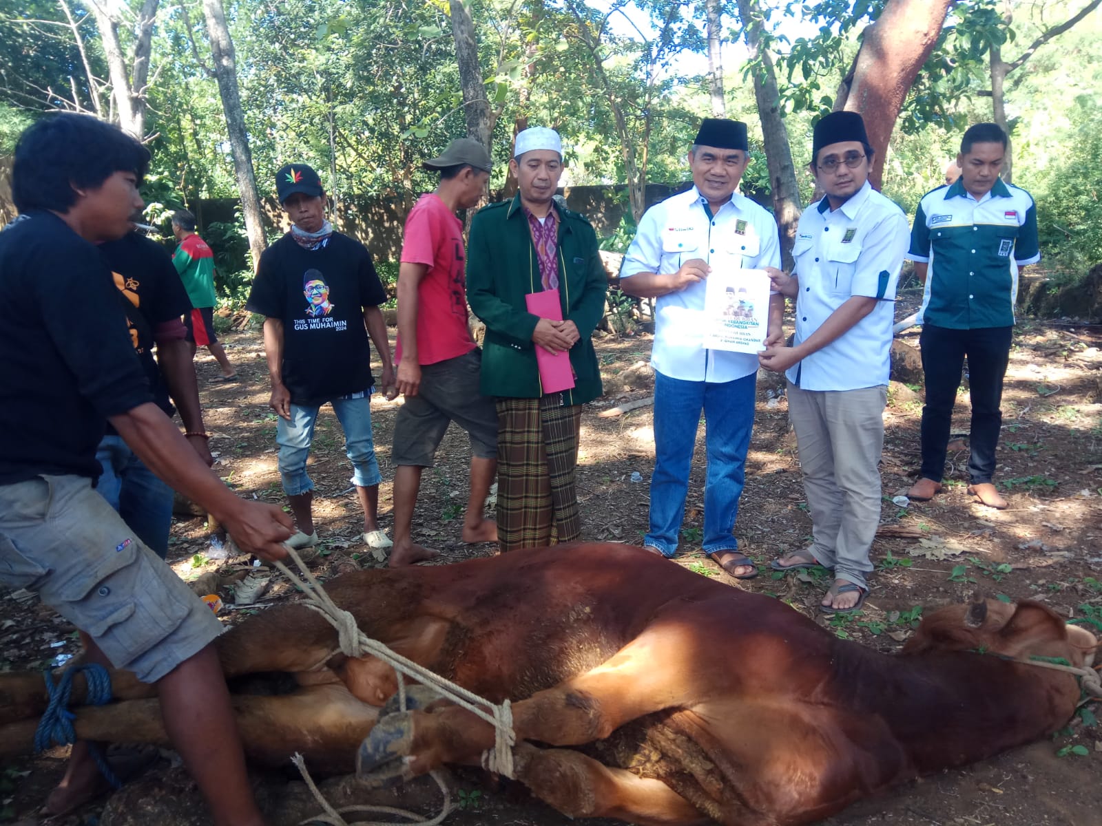 DPC PKB Kuningan Berkurban 2 Sapi dan 27 Ekor Kambing, Ujang Kosasih: Berbagi Kebahagiaan dengan Masyarakat