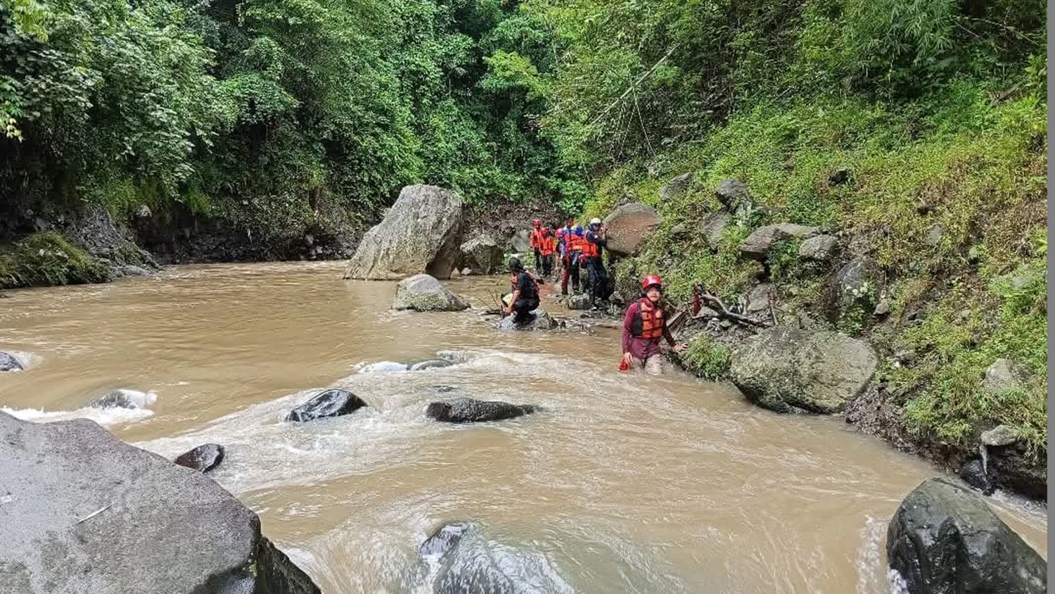 Pencarian Hari Kelima Masih Nihil, Tim SAR Sisir Sungai Kuningan-Cirebon