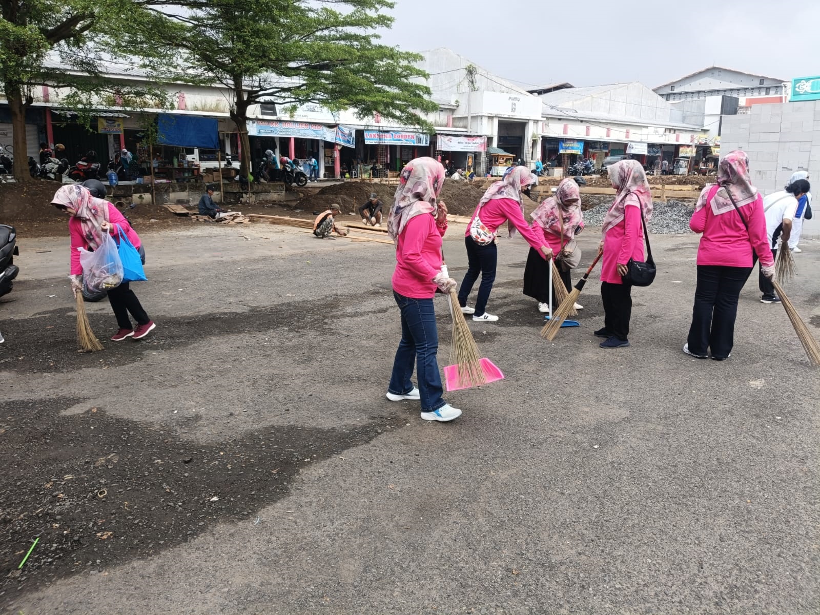 Geber Pasar Tutup Rangkaian Hari Kartini ke-147 di Kuningan