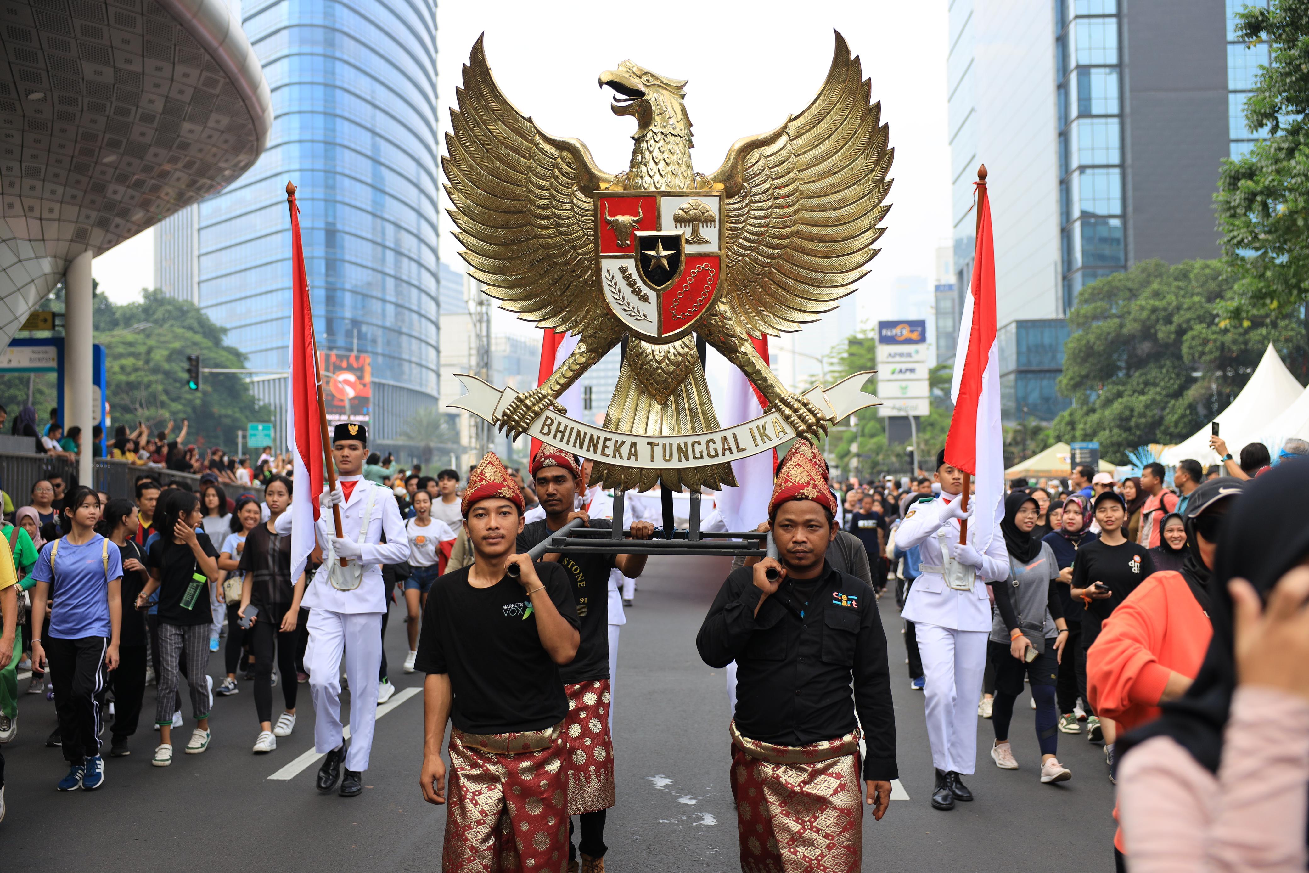 Kirab Pancasila 2024, Bendera Merah Putih 300 Meter Dibentangkan di Jakarta 