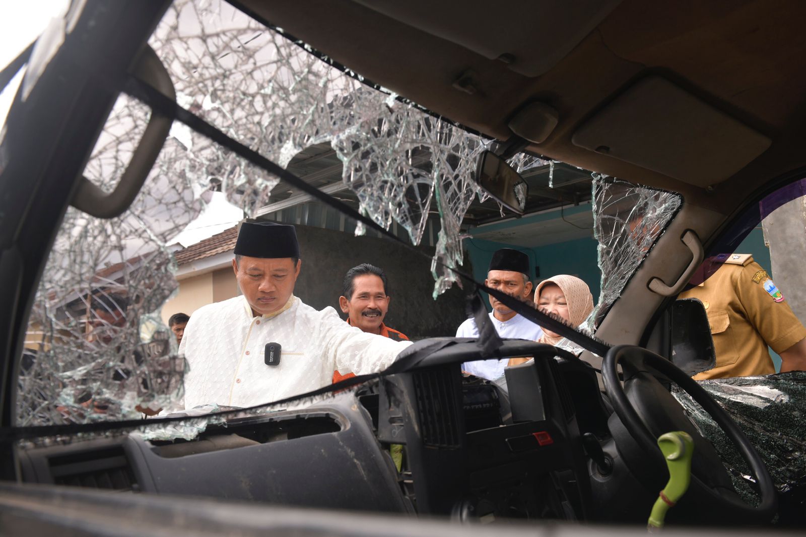 Sempat Viral, Wagub Uu Kunjungi Warga Garut yang Dituduh Penculik di Muratara