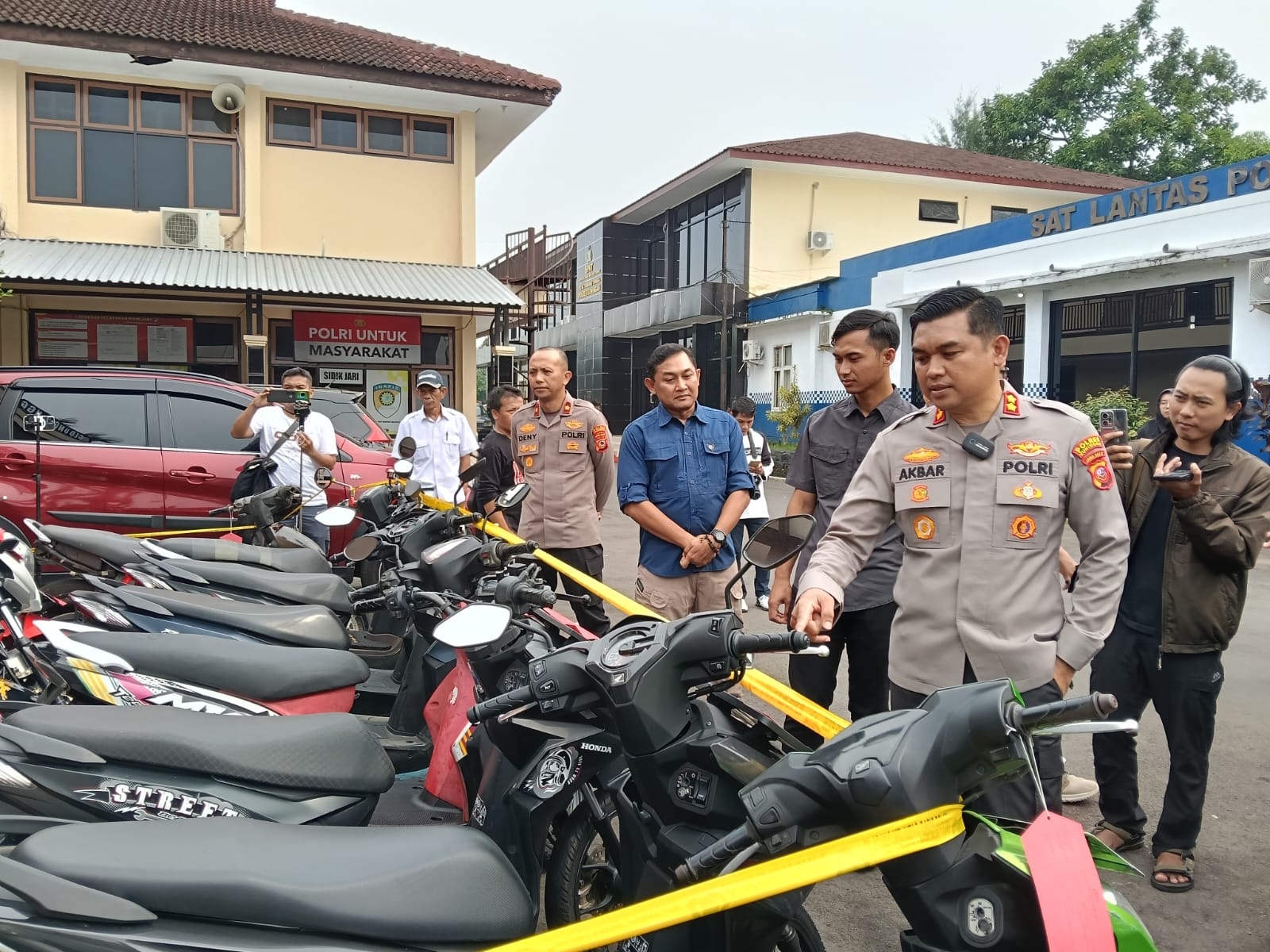 Polres Kuningan Bongkar Kasus Perampasan dan Penadahan, Belasan Motor Bodong Diamankan