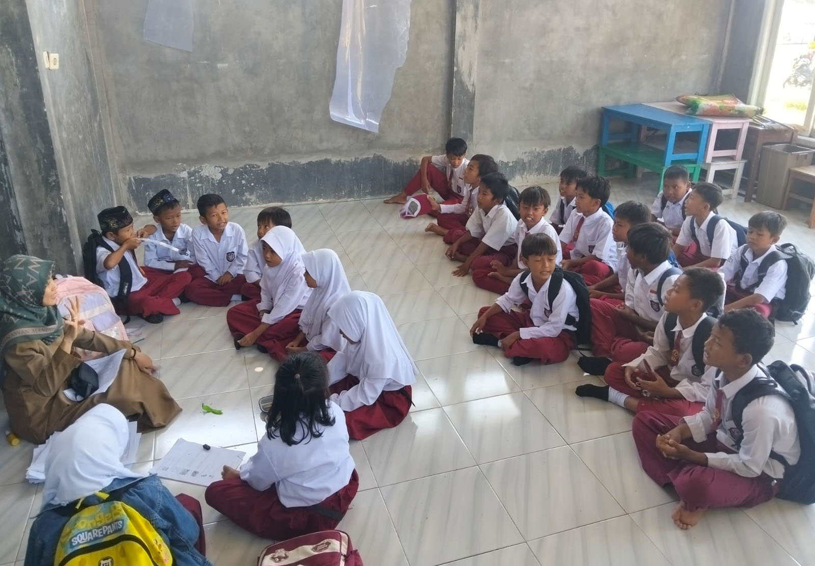Sekolah di Kabupaten Cirebon Kekurangan Ruang Kelas Baru, Ada yang Belajar di Mushola