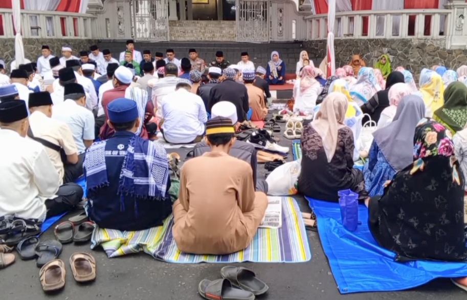 Minta Kuningan Aman, Bupati Dian Ajak Warga Instighosah Bersama