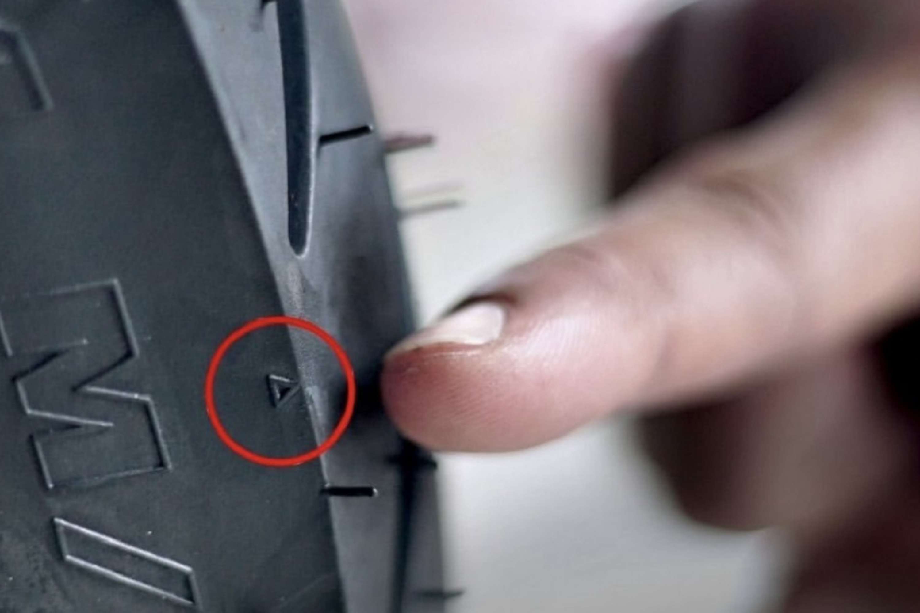 Ban Sepeda Motor Perlu Diganti? Ini Ciri-ciri yang Wajib Diketahui Supaya Tidak Dikelabui Bengkel