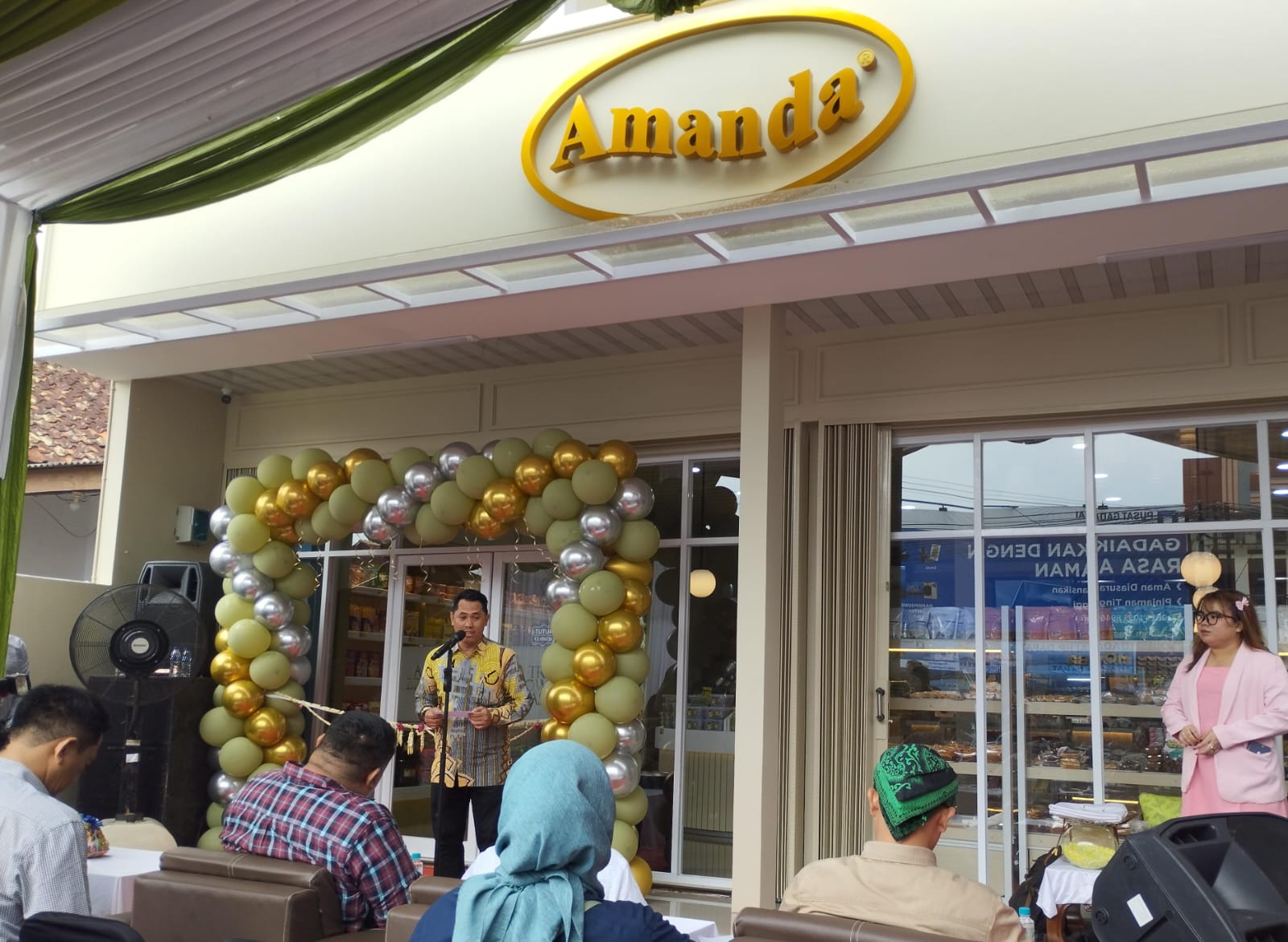 Grand Opening Amanda Brownies Cijoho, Maju Bersama UMKM Kuningan, Dihadiri Pj Sekda Taufik