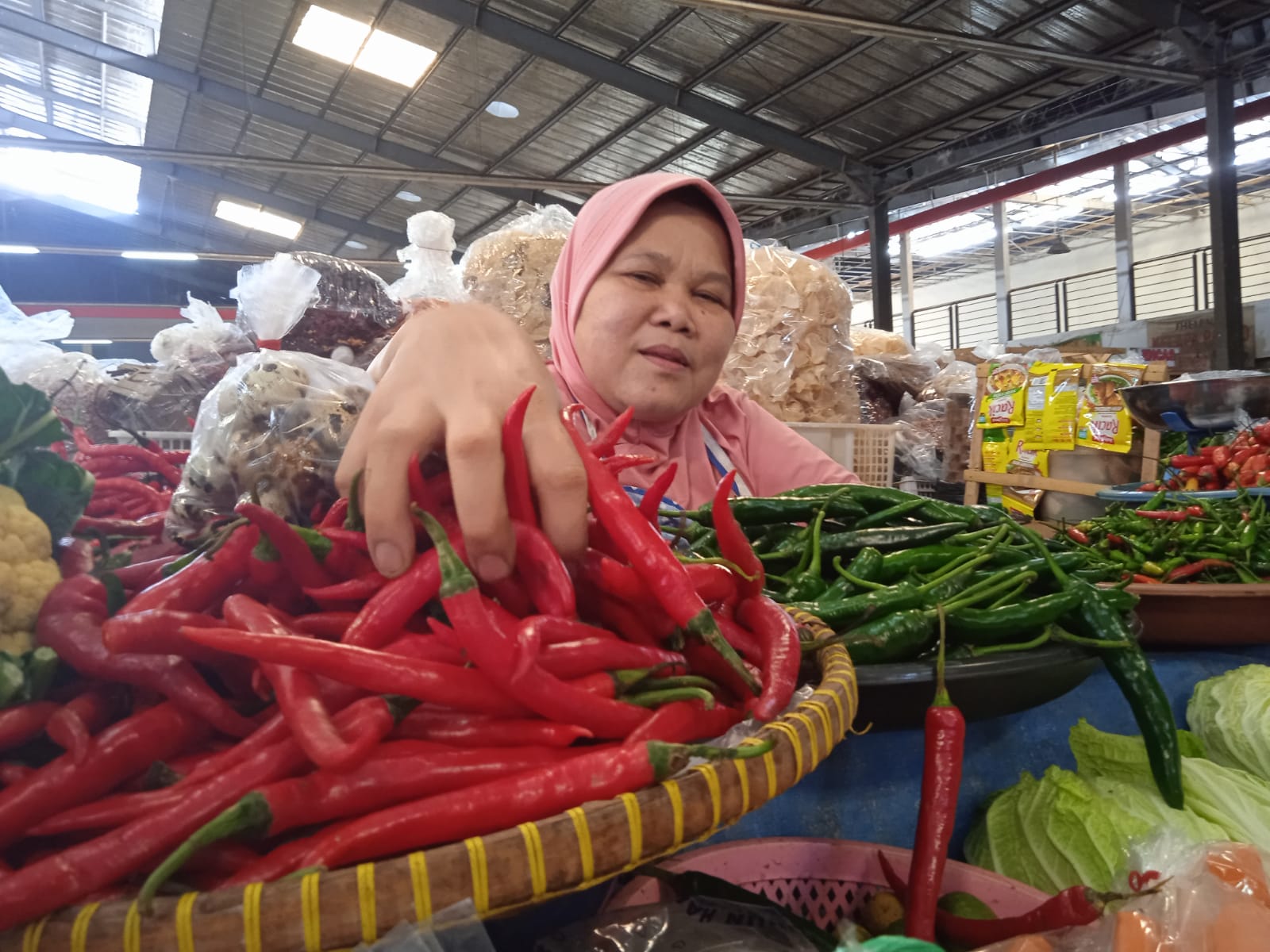 Dua Pekan Jelang Ramadan, di Pasar Kepuh Kuningan Harga Beras, Bawang, Telur Masih Tinggi 