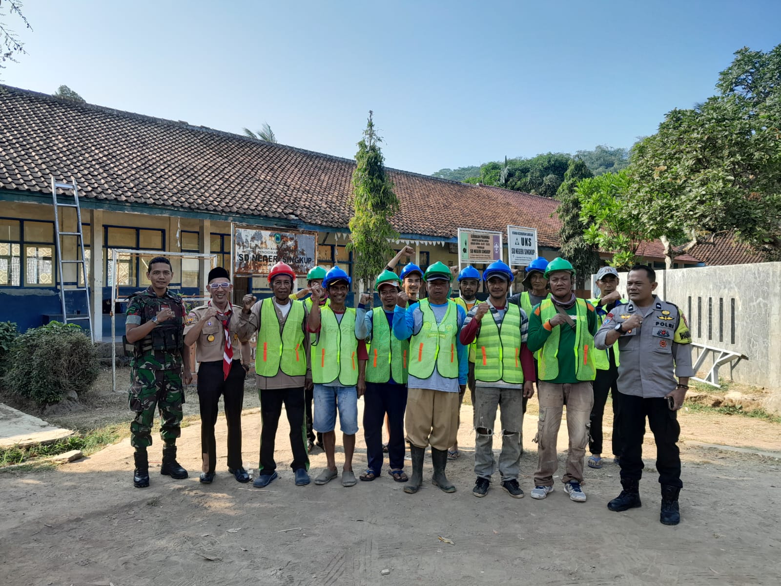 Revitalisasi Sekolah Kuningan Bawa Rezeki, Tukang Dibayar Rp150 Ribu
