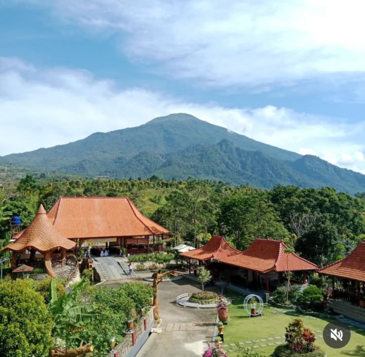 5 Rekomendasi Rumah Makan dengan View Alam di Kuningan, Cocok Buat Quality Time Bersama Keluarga
