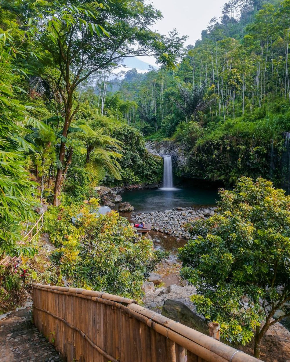 Menikmati Suasana Sejuk di Bawah Kaki Gunung Slamet, Curug Bayan