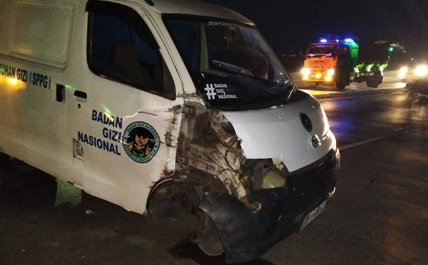 Mobil Berlogo Badan Gizi Nasional Alami Kecelakaan di Indramayu