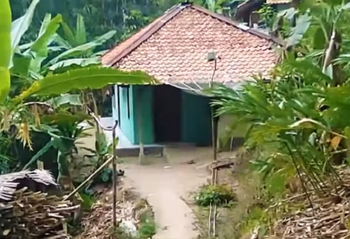 Berada di Hutan Belantara, Kampung Terpencil di Kuningan Jawa Barat Ini Hanya Ada 3 Rumah