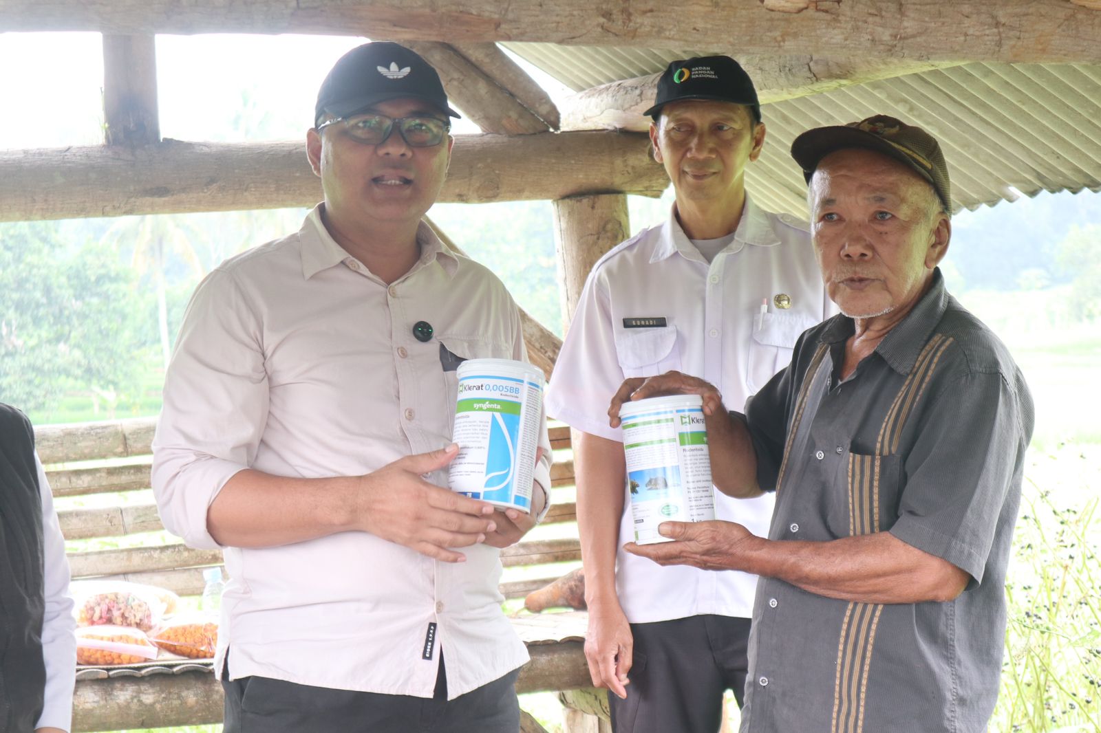 Kepala Diskatan Kuningan Pimpin Operasi Pemberantasan Hama Tikus di Tujuh Lokasi