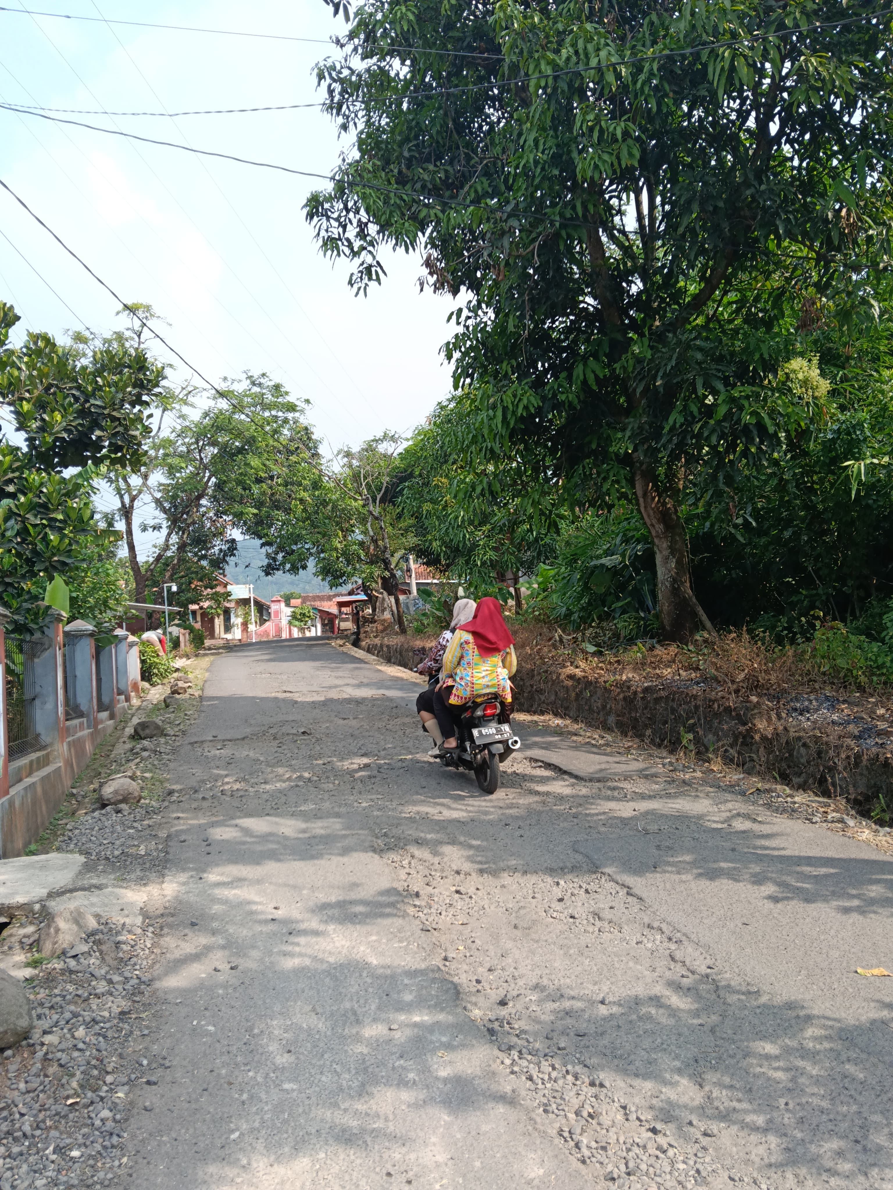 Jalan Rusak Jadi Momok, Warga Lima Desa di Kuningan Utara Bergerak Temui DPR RI dan DPRD Jabar