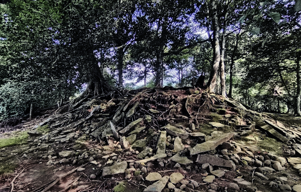 Situs Lingga Sagarahiang Kuningan, Punden Berundak Berusia 4.000 Tahun Sebelum Masehi