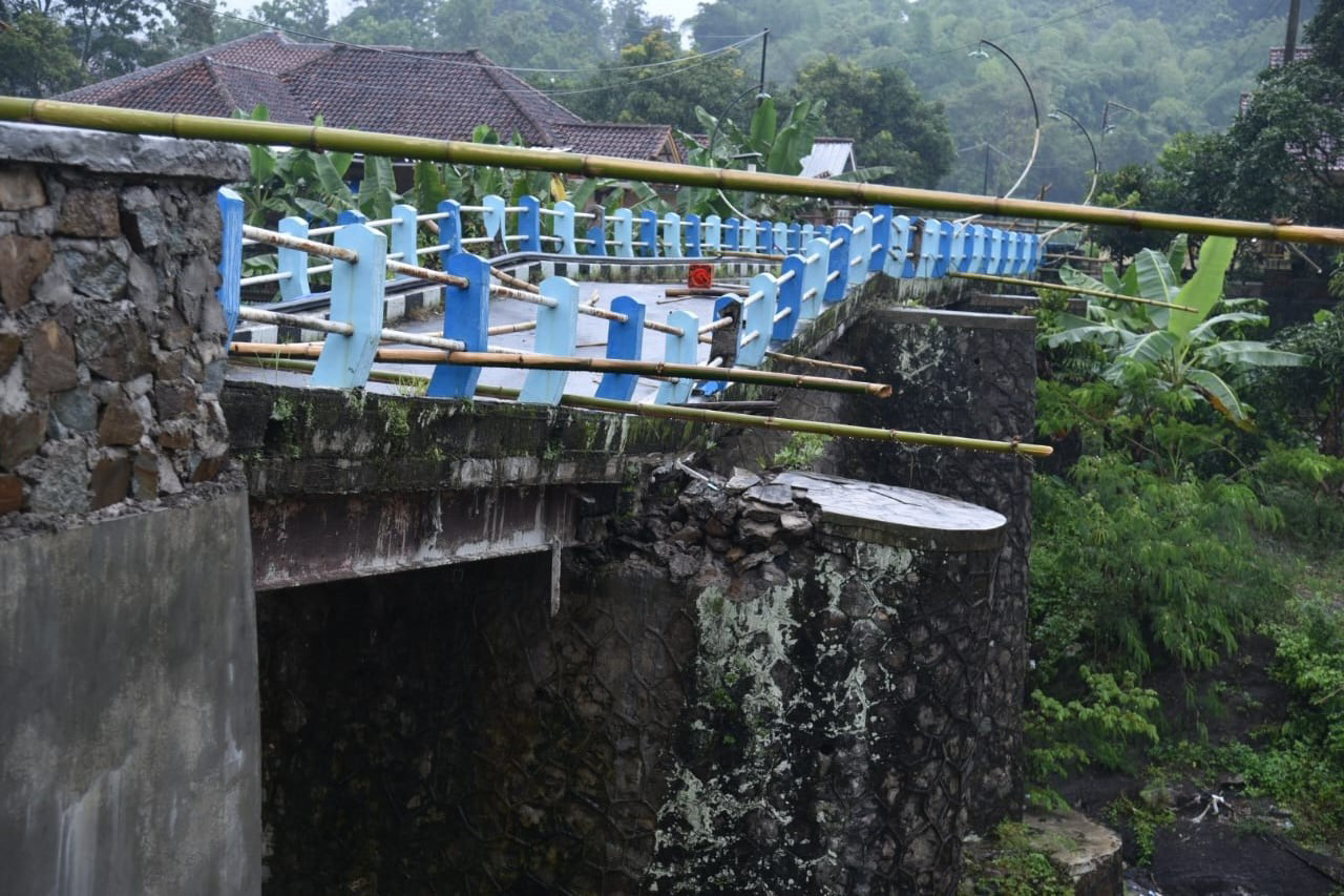 Nyaris Ambruk, Perbaikan Jembatan Cijemit Ditarget Sebelum Lebaran
