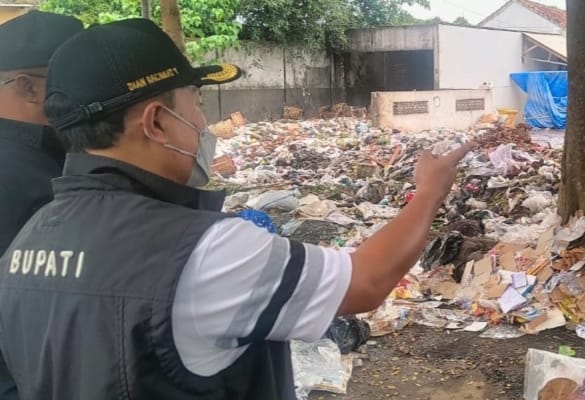 Bupati Dian Berhasil Dapatkan Bantuan Armada Sampah dari BJB Pusat