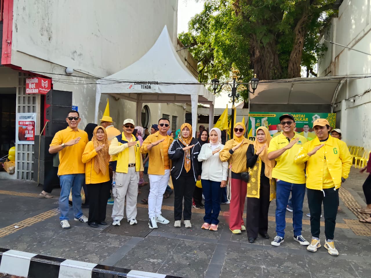 Bantu Ringankan Beban Masyarakat, Golkar Kuningan Gelar Tebus Murah Sembako