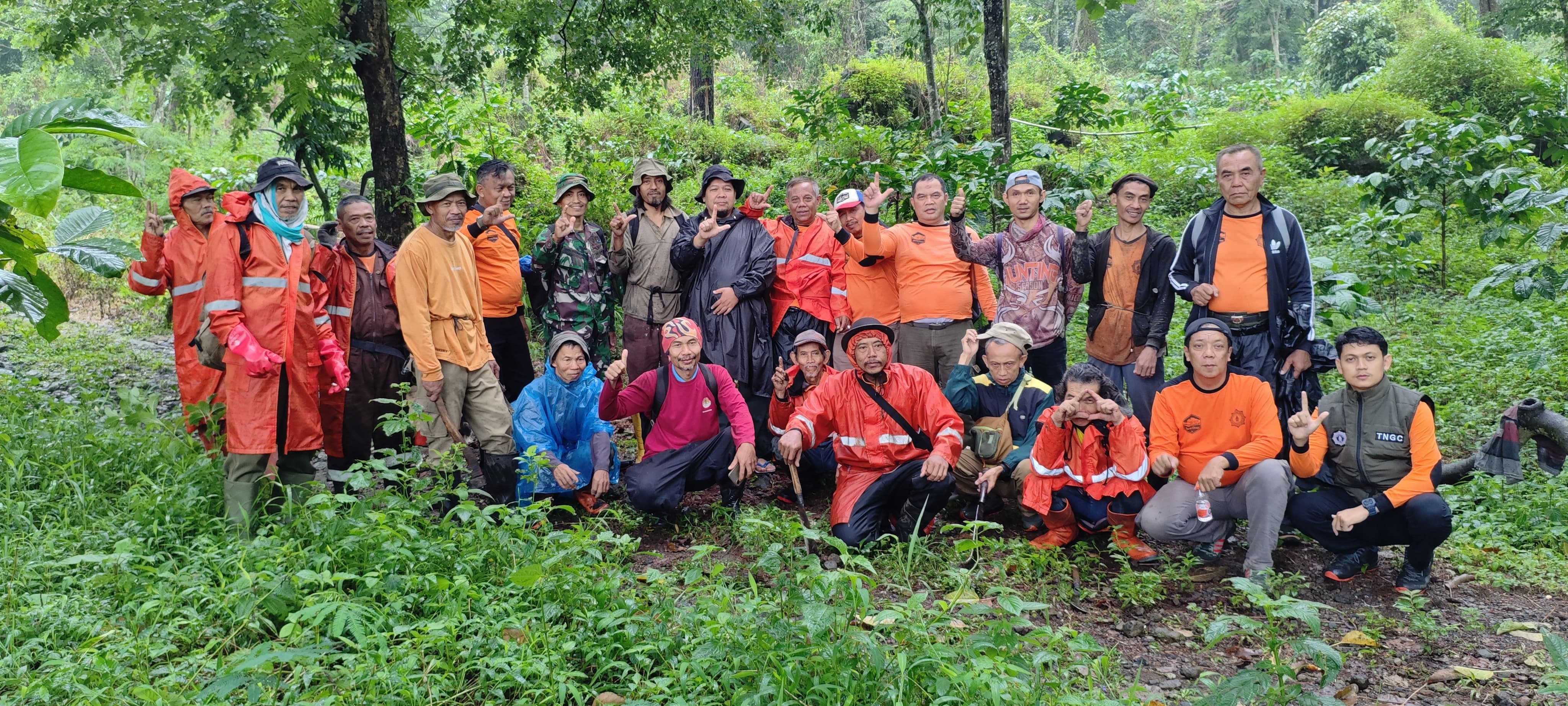 Selamatkan Hutan Ciremai, KTH Rimba Mekar Tanam Ribuan Pohon Endemik