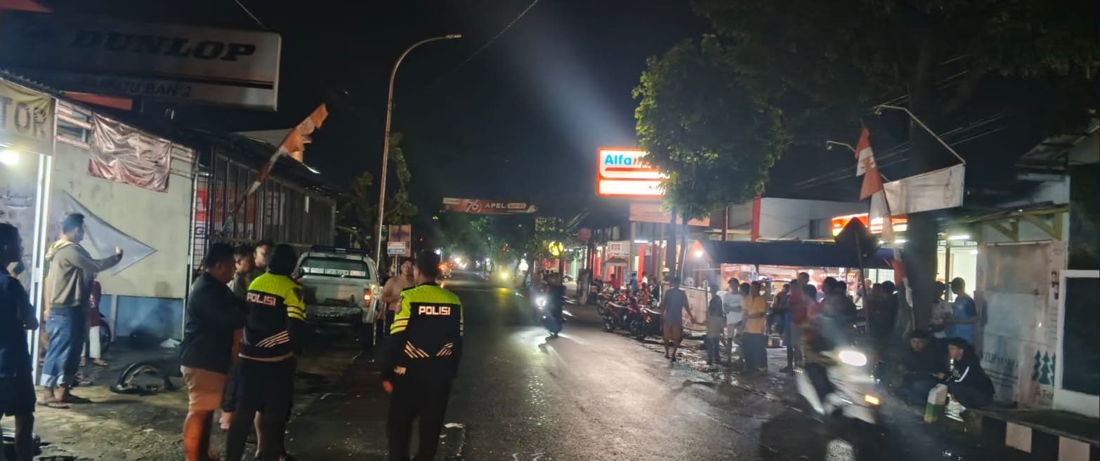 Tragis! Hantam Truk Parkir, Pemotor Tewas Terlindas Bus di Luragung 