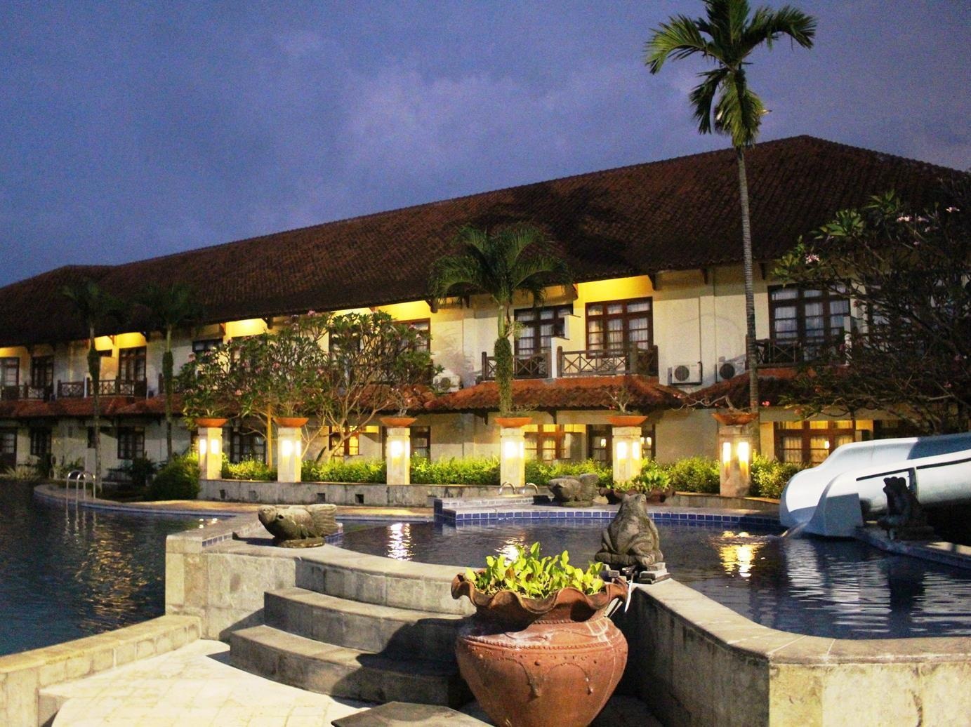 5 Hotel Kuningan Cocok Untuk Staycation, Memiliki Kolam Renang dan Fasilitas Mewah Lainnya!