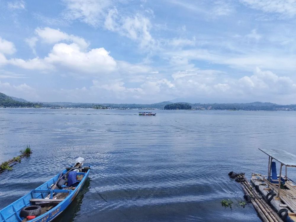 Bermain Air dan Bersantai di Wisata Waduk Darma Kuningan, Bisa Lupa Pulang