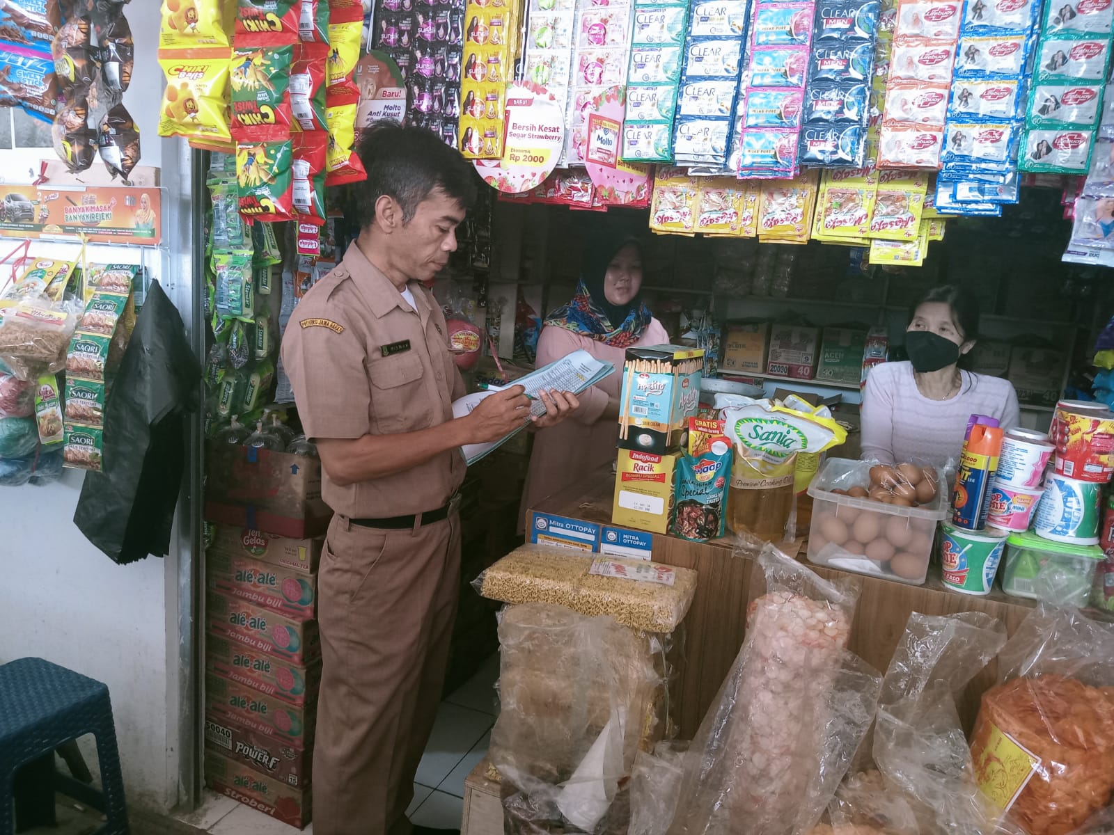 12 Hari Puasa, Telur Ayam di Pasar Tradisional Kuningan Mulai Turun Harga