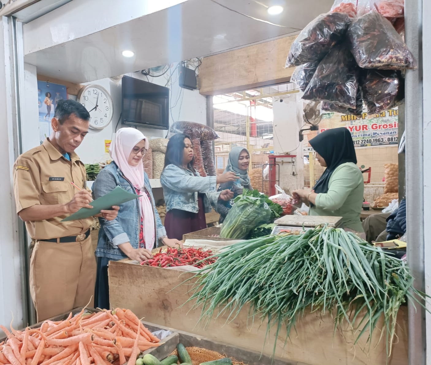 Sekolah Aktif, MBG Berjalan, Harga Daging Ayam di Kuningan Tembus Rp37 Ribu