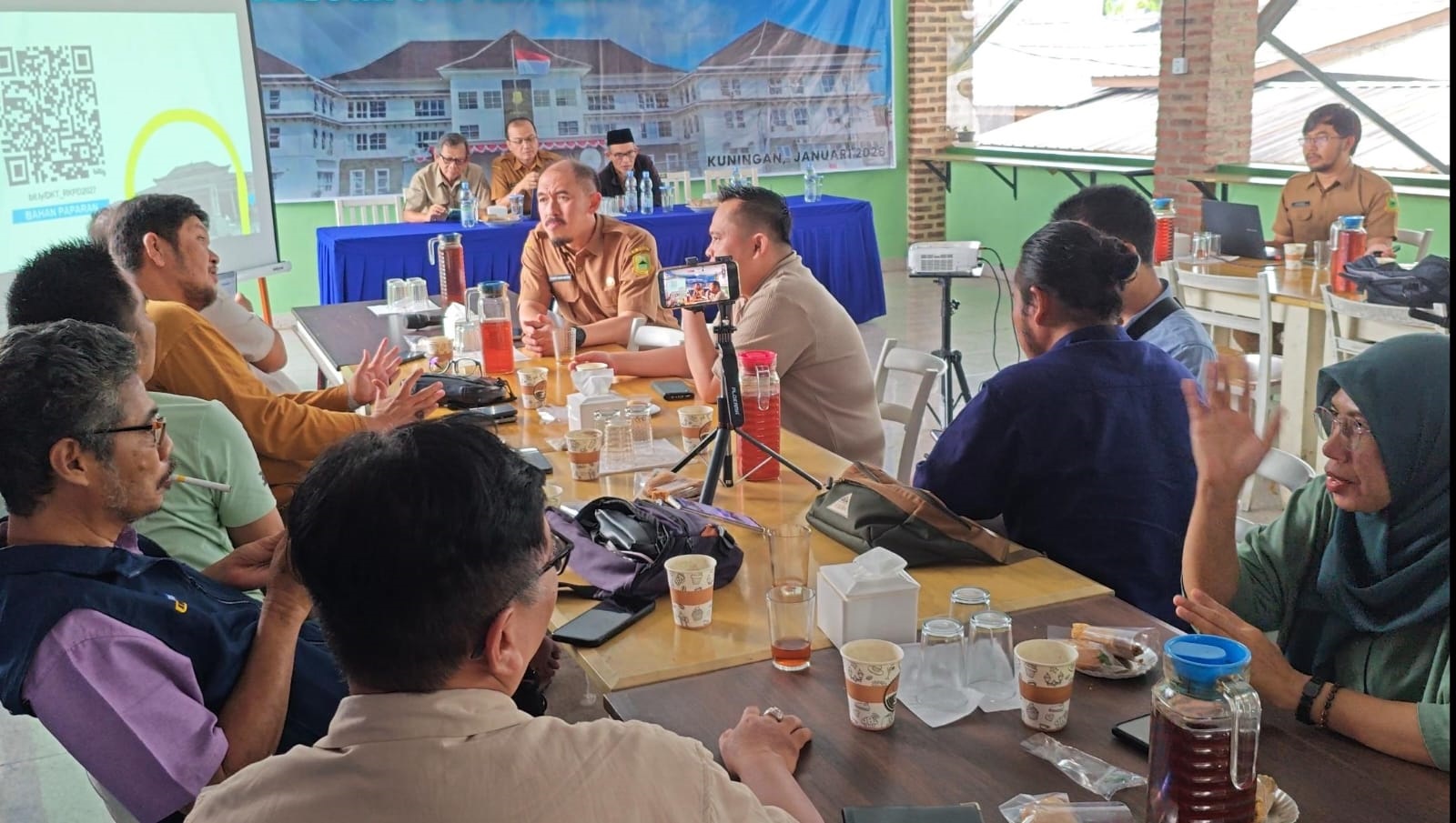 Membedah Konflik Ekonomi dan Ekologi di Kaki Gunung Ciremai