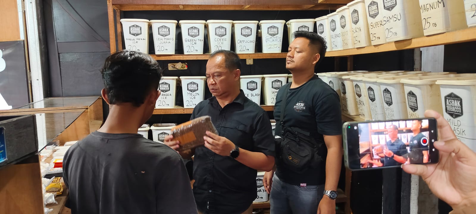 Polres Kuningan Bantah Tuduhan Main Mata dengan Kartel Obat