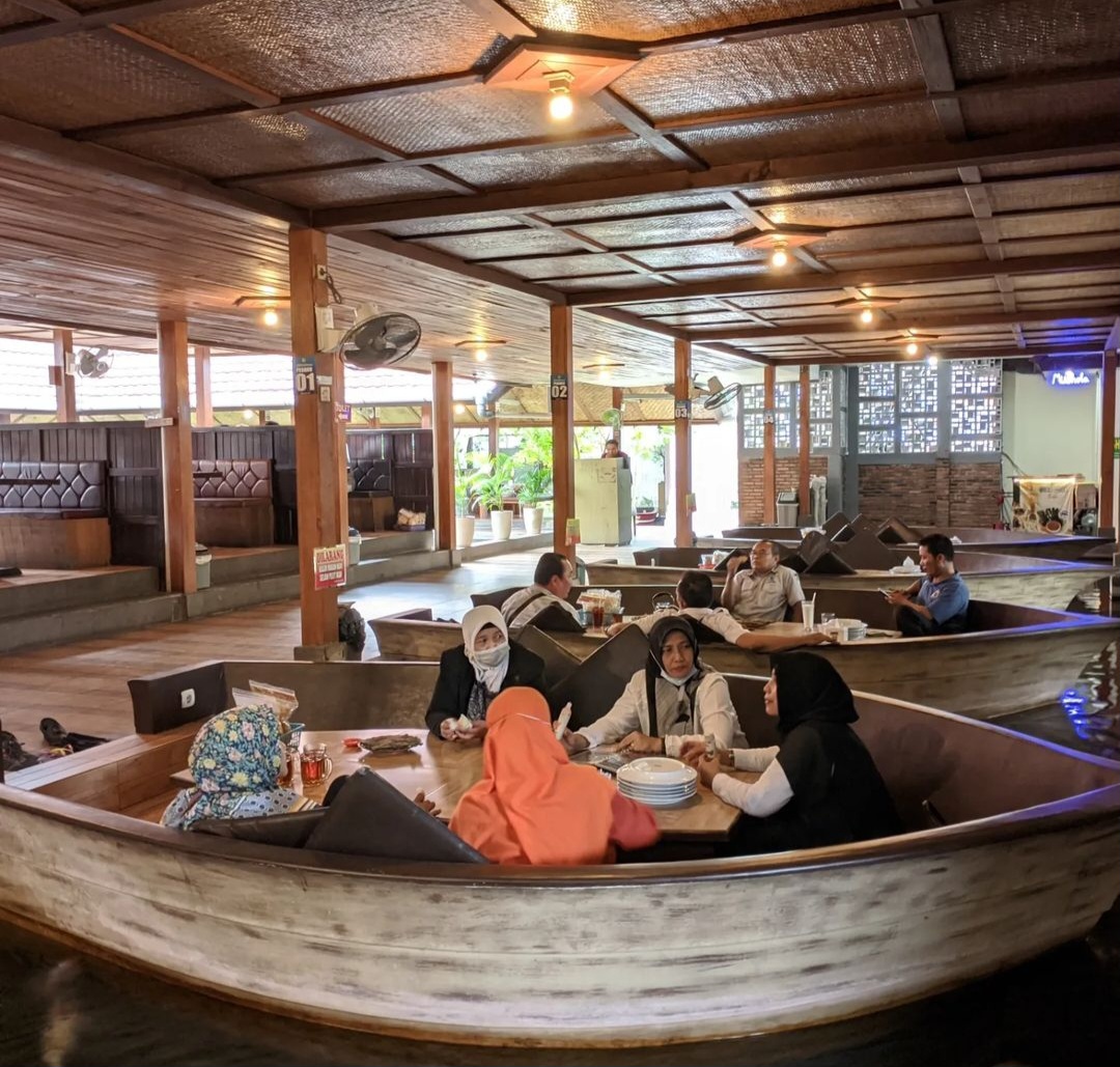 5 Rekomendasi Rumah Makan Khas Sunda di Kuningan, Bisa Lesehan di Atas Perahu