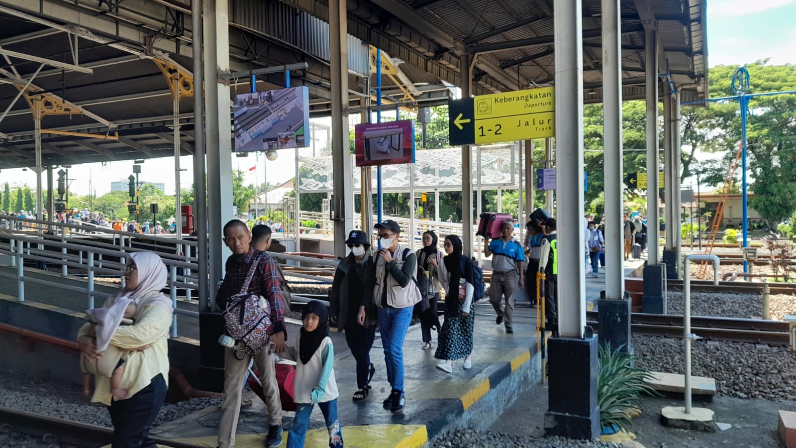 Awas Macet! Penumpang KA Dihimbau Datang Lebih Awal Ke Stasiun Cirebon atau Stasiun Cirebon Prujakan