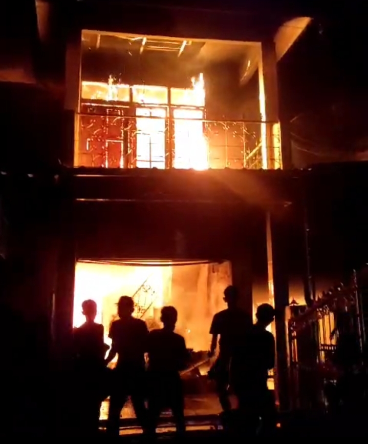 Rumah dan Toko Musnah Terbakar di Desa Subang, Kuningan, H Mansur Alami Kerugian Rp730 Juta