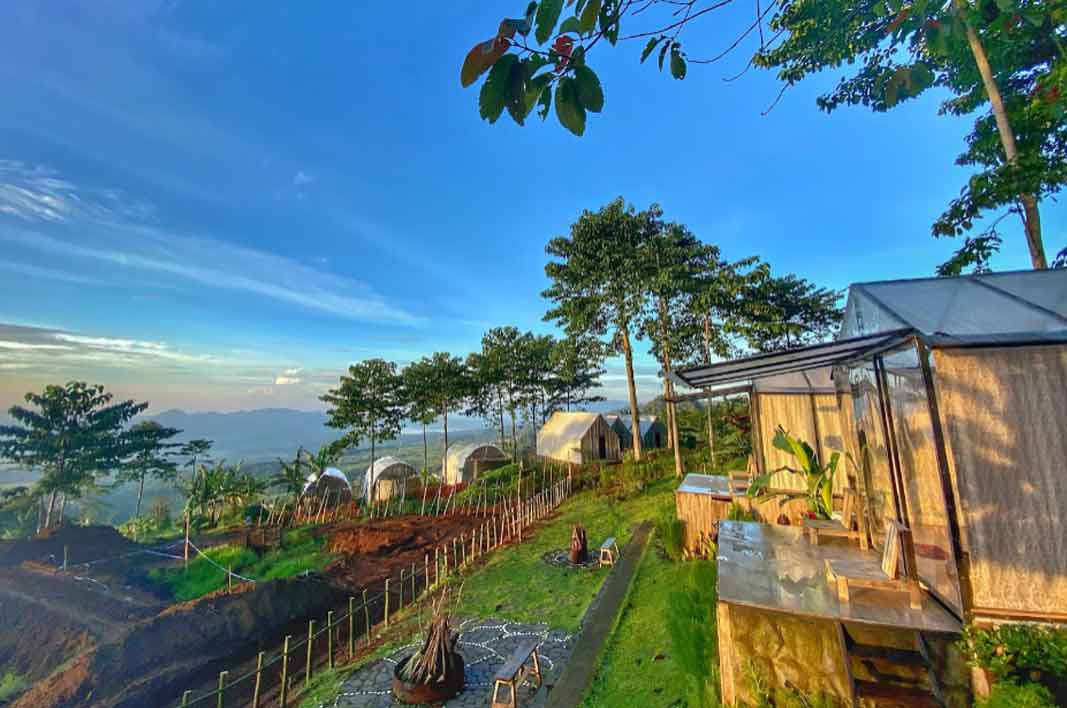 5 Rekomendasi Glamping Kuningan dengan Desain Unik dan View Ciamik, Cocok Banget Buat Malam Tahun Baruan!