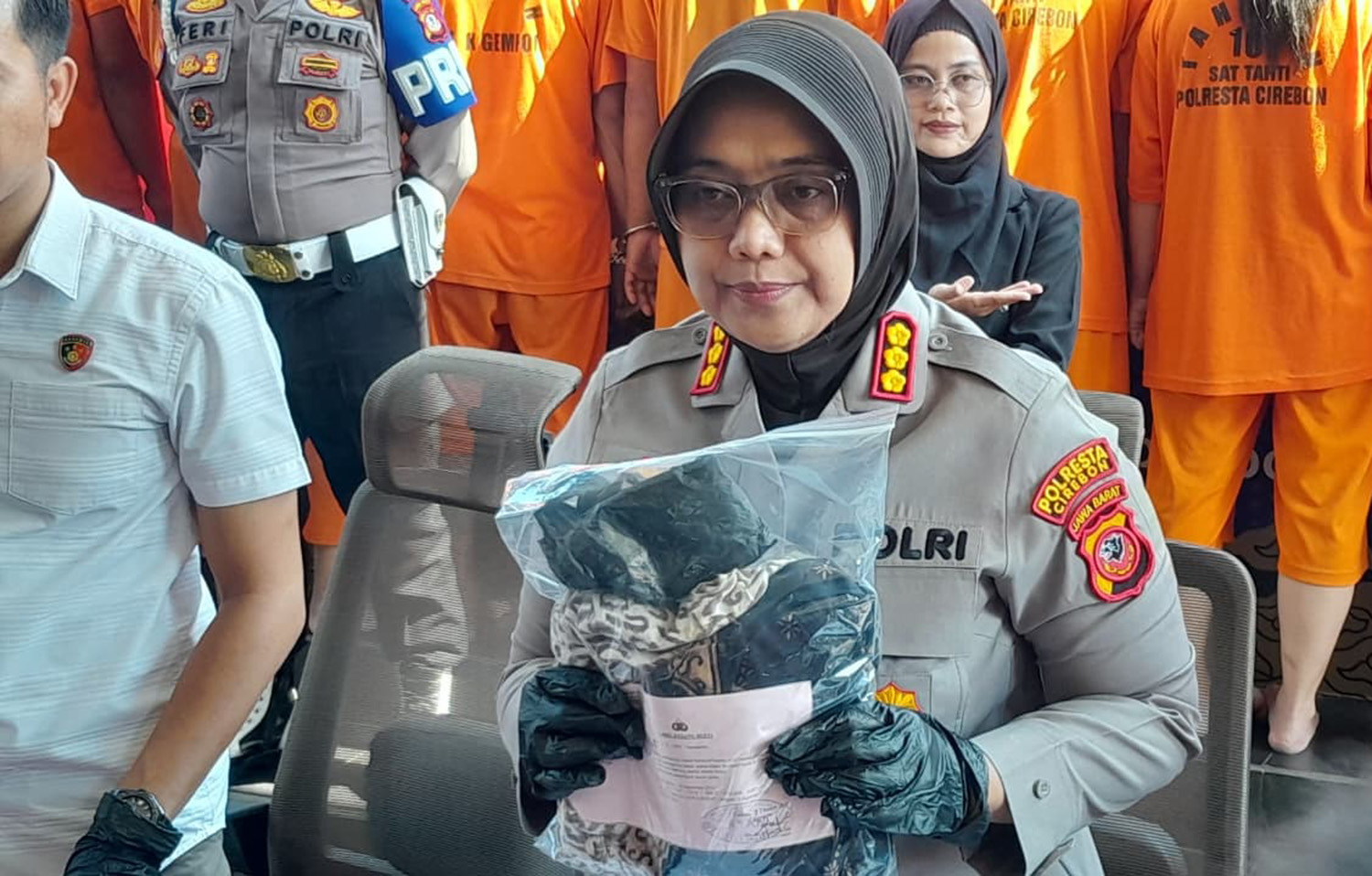 Melahirkan Seorang Diri, Remaja asal Kabupaten Cirebon Buang Bayi ke Bawah Jembatan