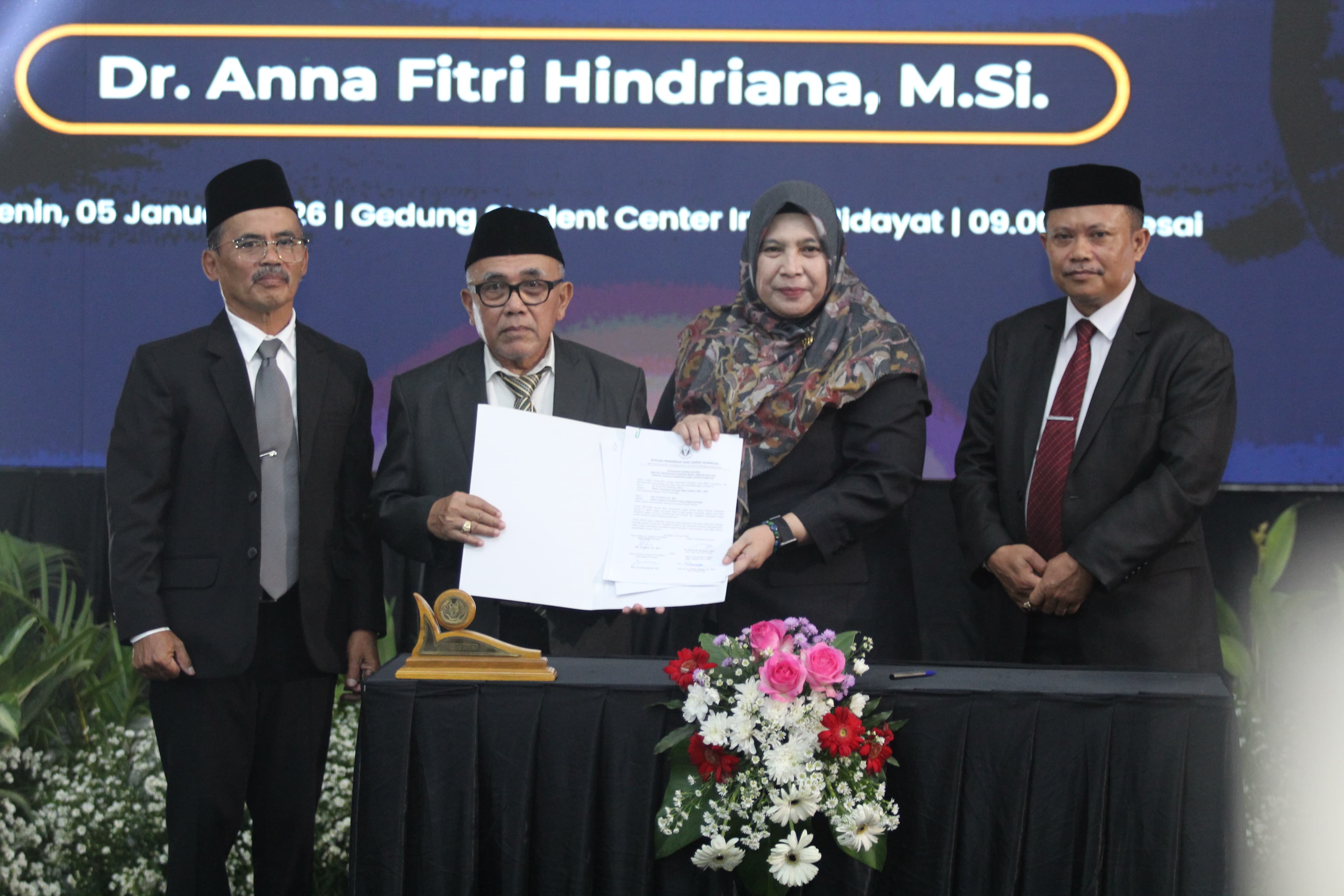 Anna Fitri Hindriana Resmi Dilantik sebagai Rektor UNIKU 2026–2030, Gantikan Prof Dikdik