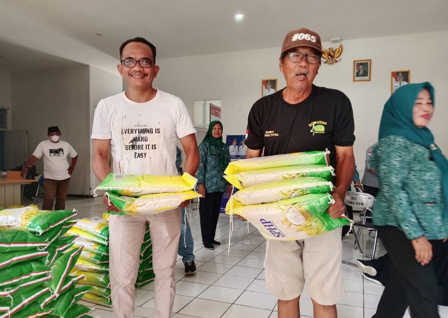 Pemkab Indramayu Gelar Pasar Murah, 9 Ton Beras Diserbu Warga