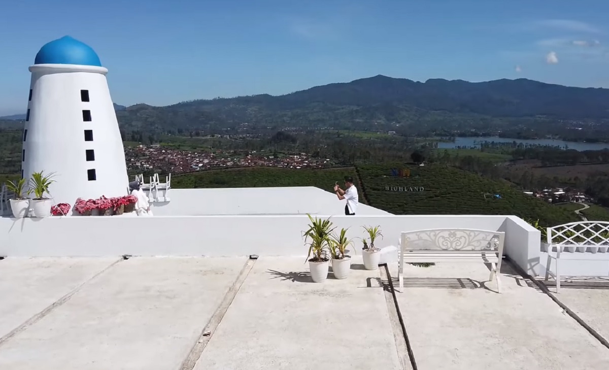 WOW! Tempat Wisata Terbaru di Pangalengan yang Hits, Ala Santorini Yunani Tapi di Tengah Kebun Teh