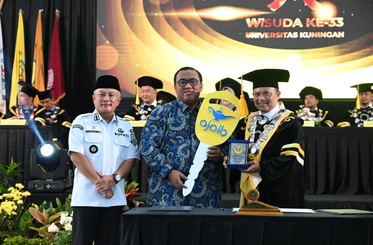 2 Lulusan Terbaik Uniku Dapat Penghargaan, Diberangkatkan Umrah, Lainnya Diterima Kerja