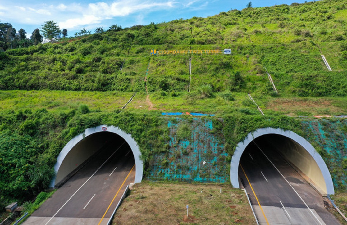 Tak Tahan Polemik, Menteri PUPR Cek Twin Tunnel Tol Cisumdawu, Basuki: Bukan Retak, Hanya Berdebu