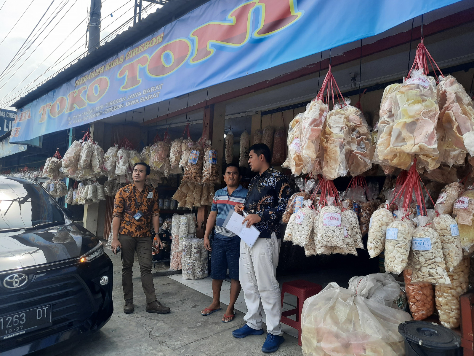 Di Cirebon, BRI Life Berbagi CSR kepada UMKM 