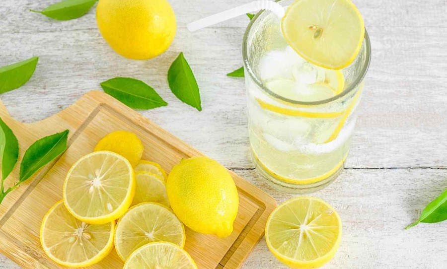 Bikin Melek! Ini 3 Manfaat Minum Air Lemon di Pagi Hari yang Masih Jarang DIketahui