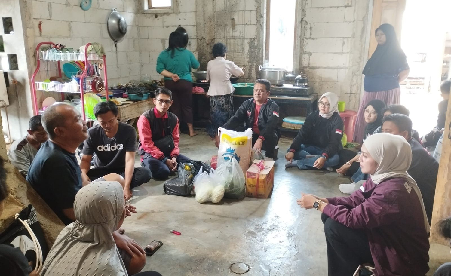 Bapeksi Kuningan Berikan Bantuan Sembako ke Panti Rehabilitasi ODGJ