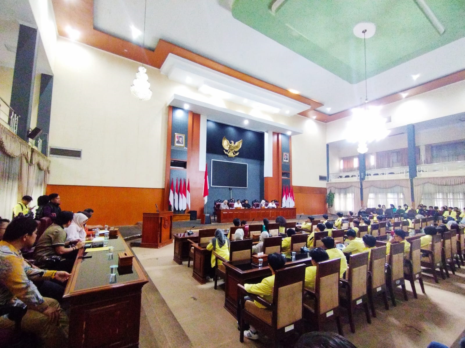 Mahasiswa Uniku Kritik Program MBG dan KDMP, DPRD Kuningan Sebut Kewenangan Daerah Terbatas