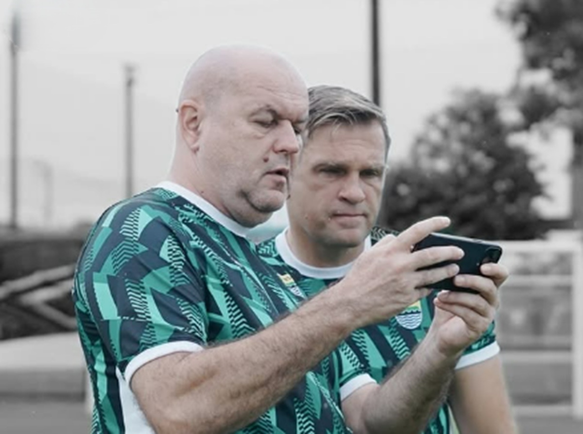 Manajemen Persib Bandung Buka Suara! Ini Klarifikasi Resmi Terkait Bojan Hodak Jadi Pelatih Timnas Indonesia